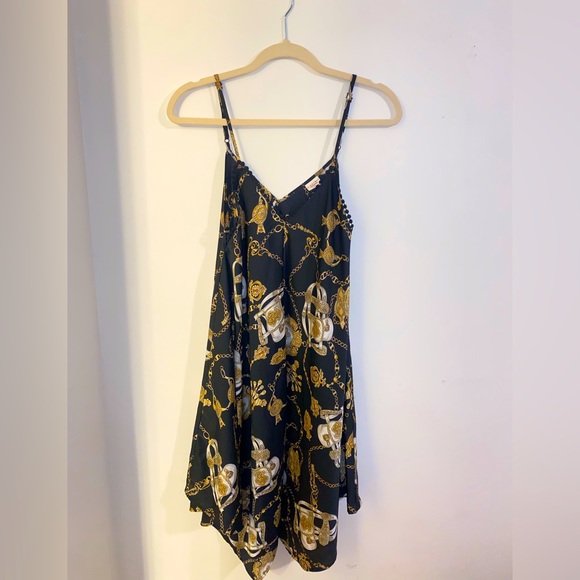 Black, gold and white summer dress - Picture 1 of 2